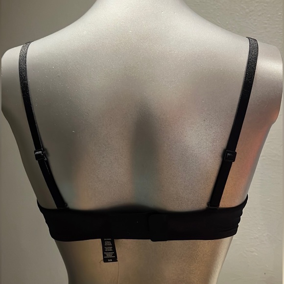 Skims-ULTRA FINE MESH STRAPLESS BRA NWT - Picture 9 of 15